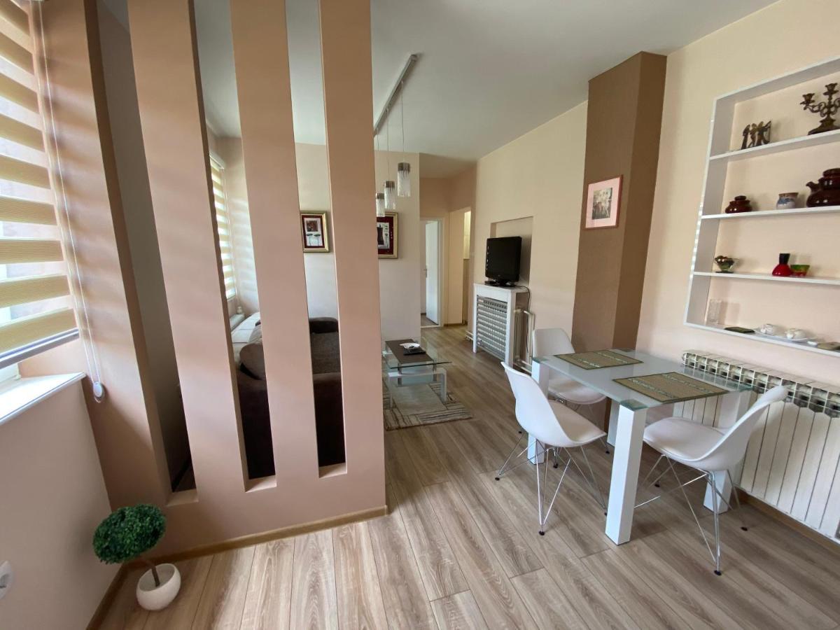 Apartmani Rajin Vrsac Exteriör bild