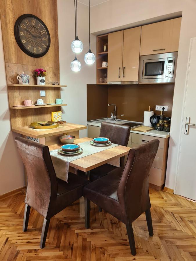 Apartmani Rajin Vrsac Exteriör bild