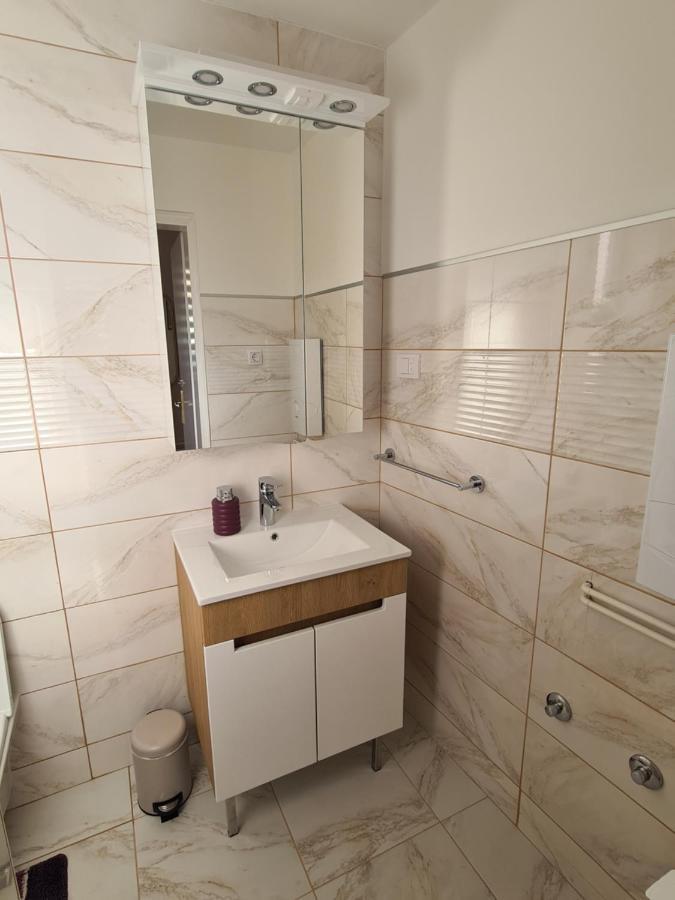 Apartmani Rajin Vrsac Exteriör bild